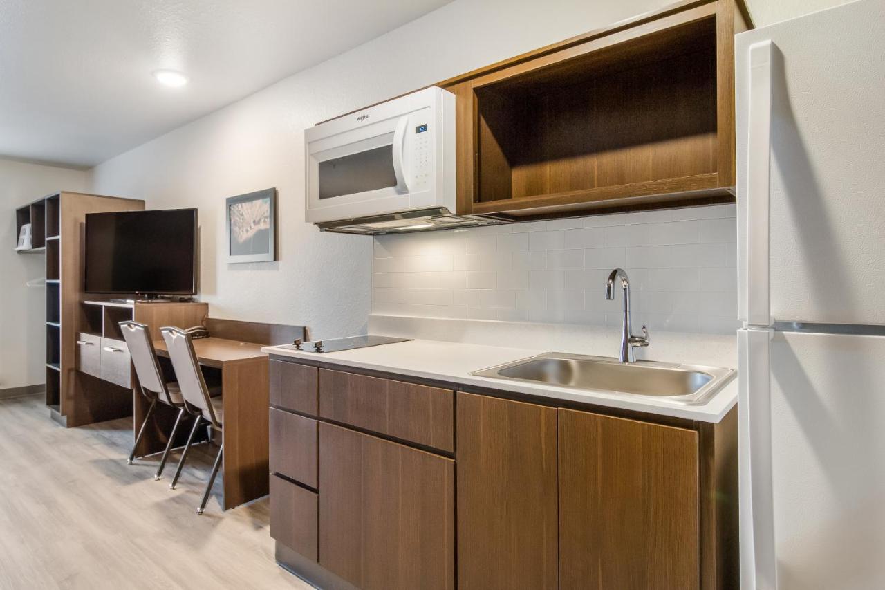 Woodspring Suites Detroit ستيرلينغ هايتس المظهر الخارجي الصورة